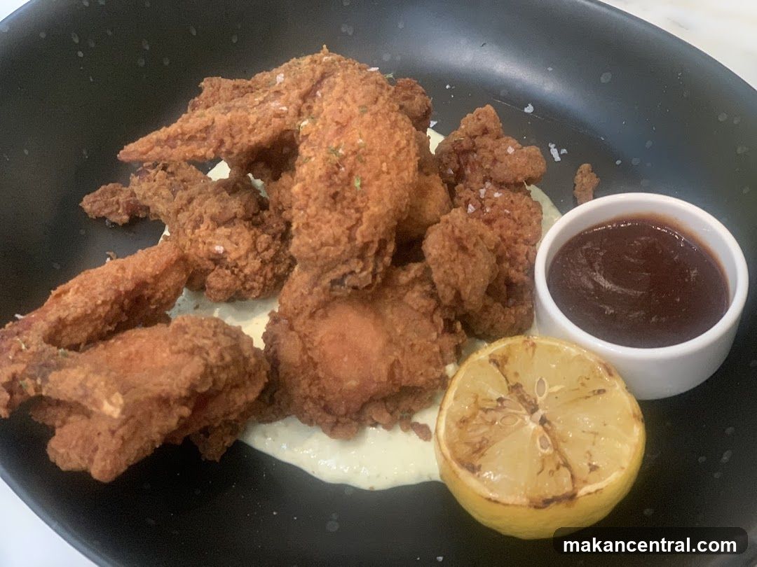 Fried Chicken Wings with Dip