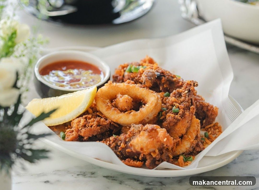 Fried Calamari with Dipping Sauce
