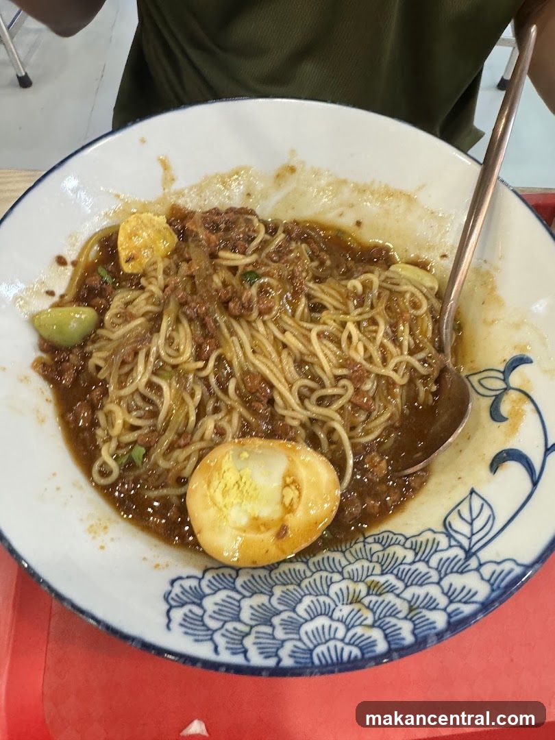 Noodles with Egg and Minced Meat