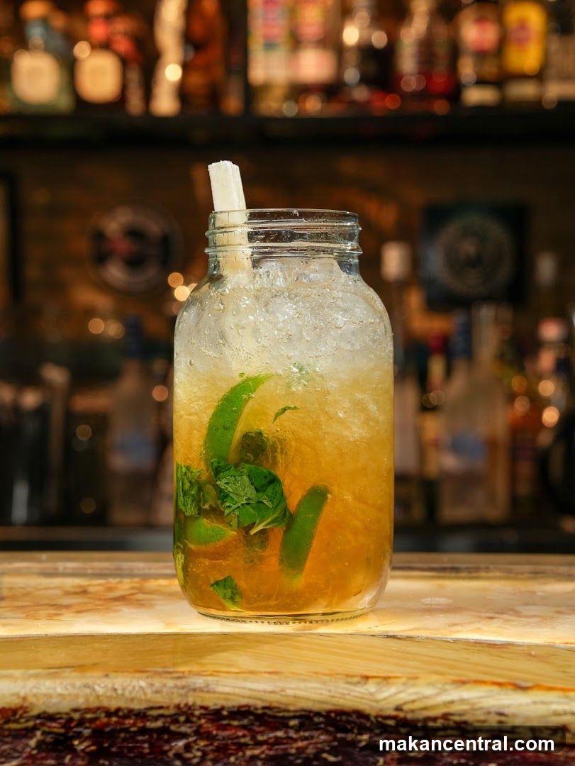 Cocktail with Lime and Mint