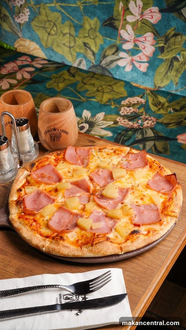 Hawaiian Pizza