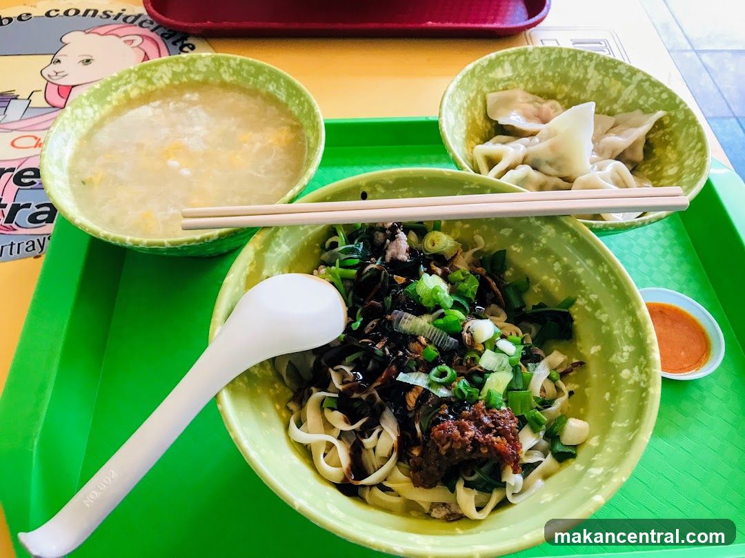 Noodles with Soup and Dumplings
