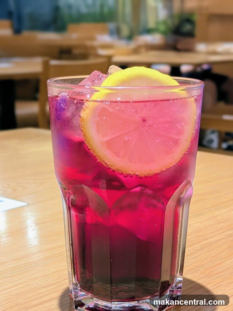 Pink Lemonade with Lemon Slices