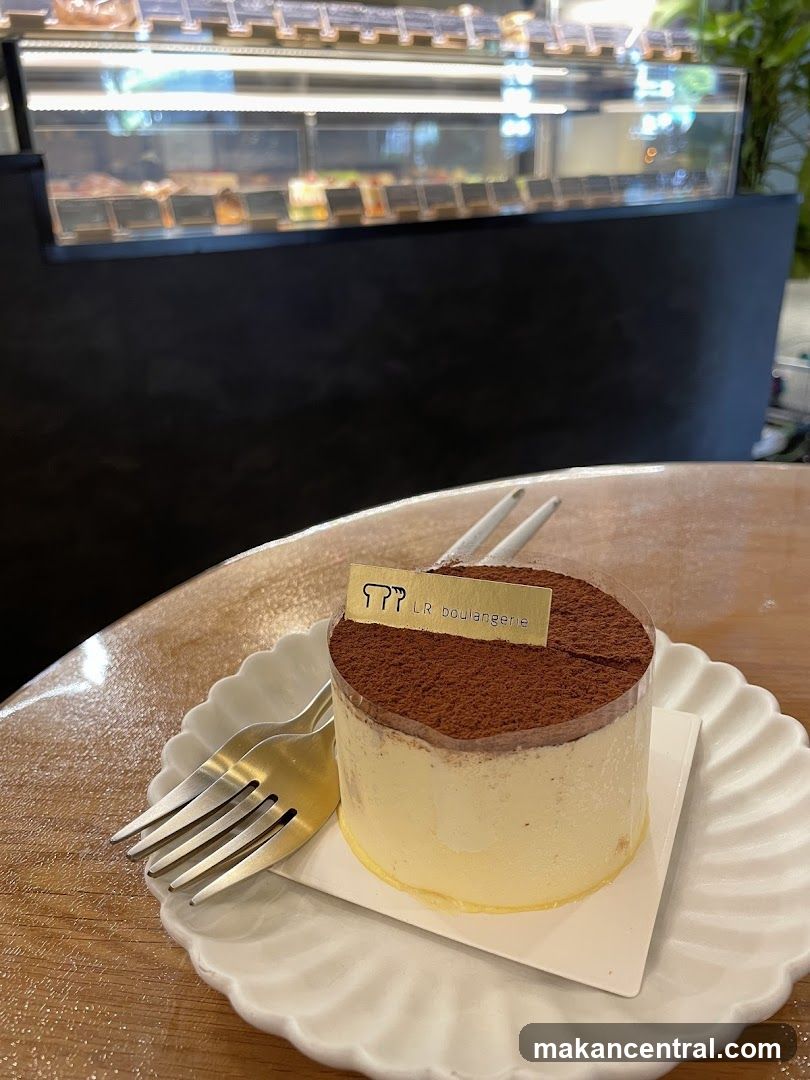 Dessert Cake with Cocoa Powder
