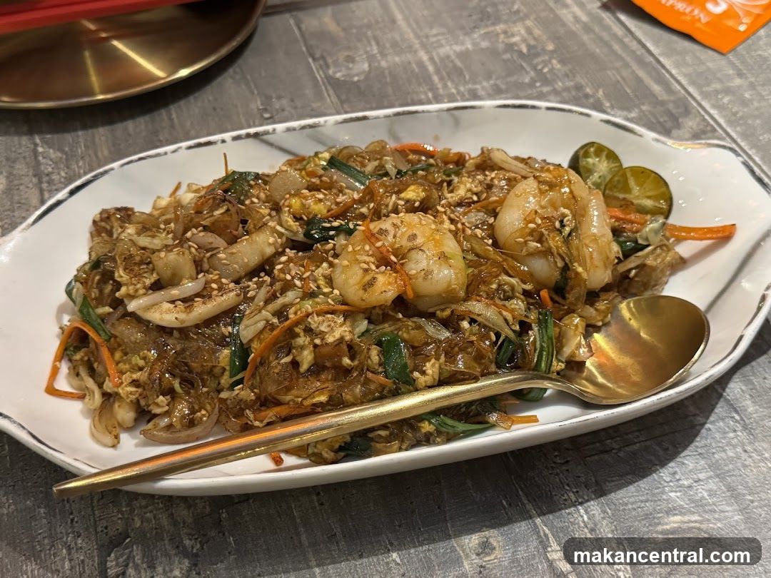 Stir-fried noodles with shrimp