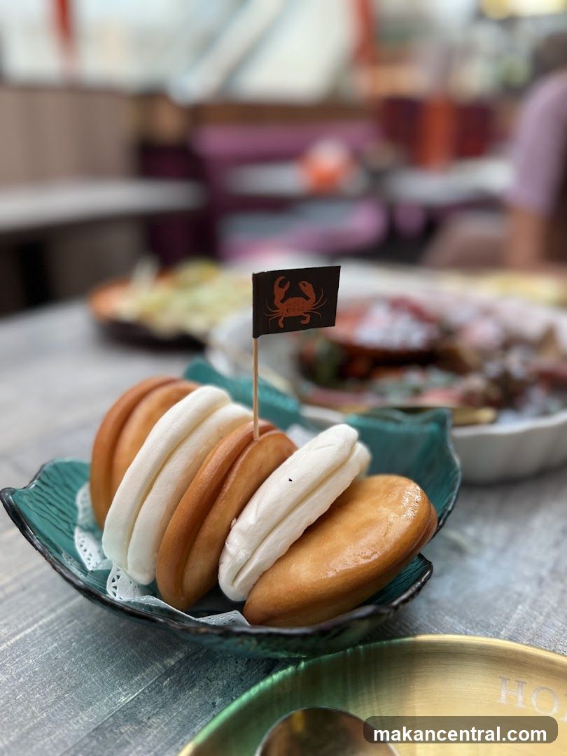 Steamed Buns with Crab Logo