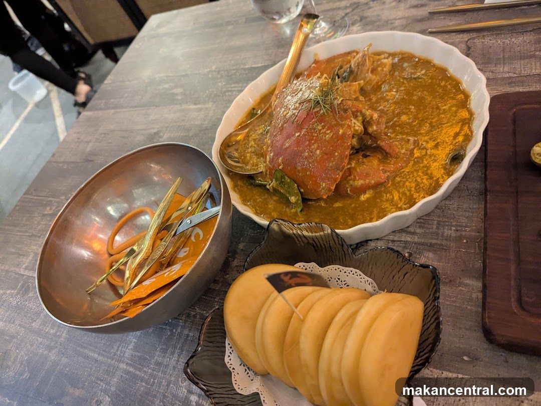 Crab dish with mantou