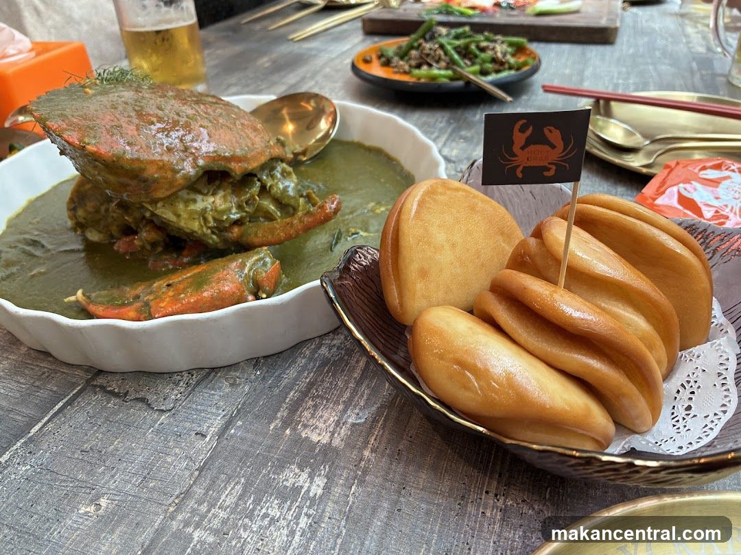 Crab dish with fried buns