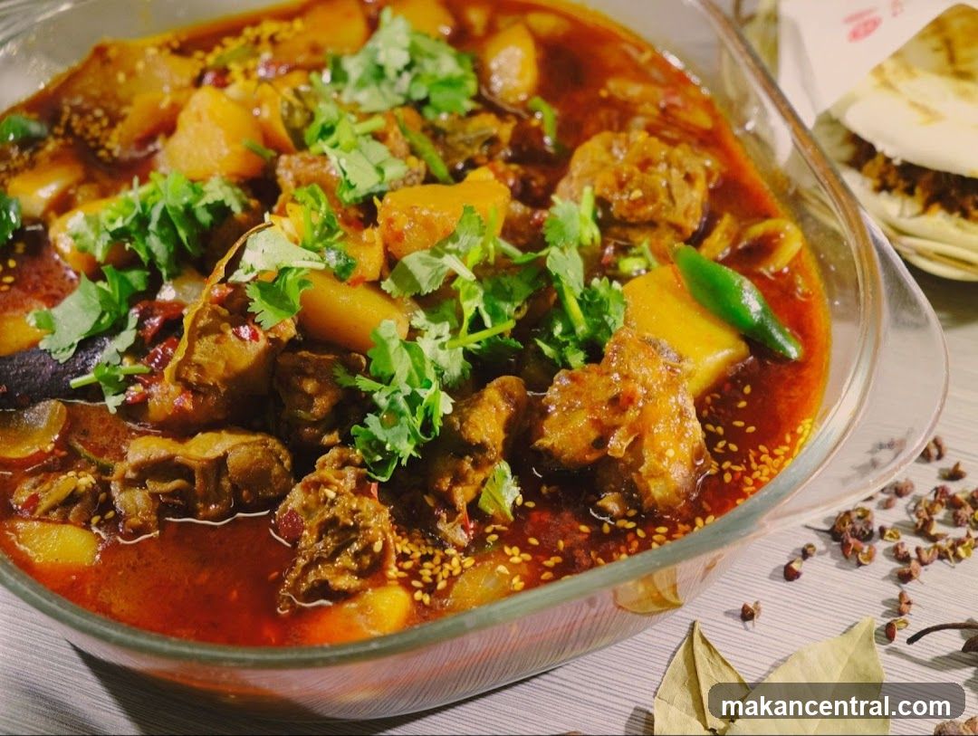 Spicy Stew with Potatoes and Meat