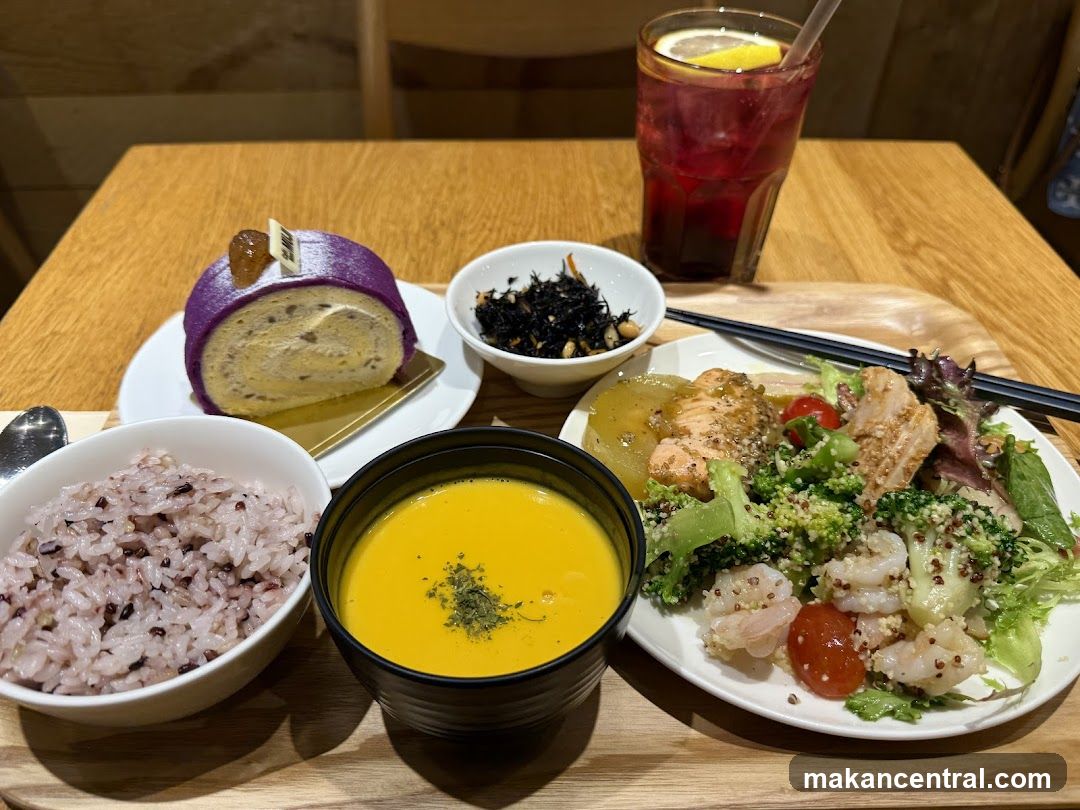 Meal with Salmon and Shrimp Salad