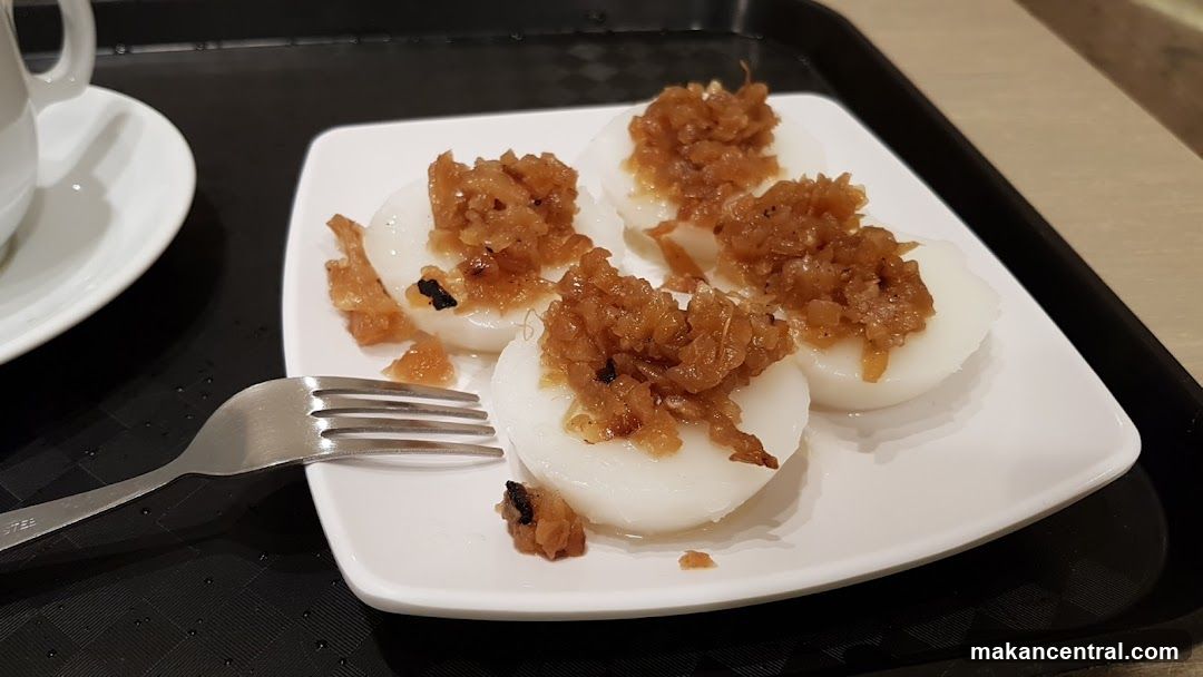 Rice Cakes with Toppings