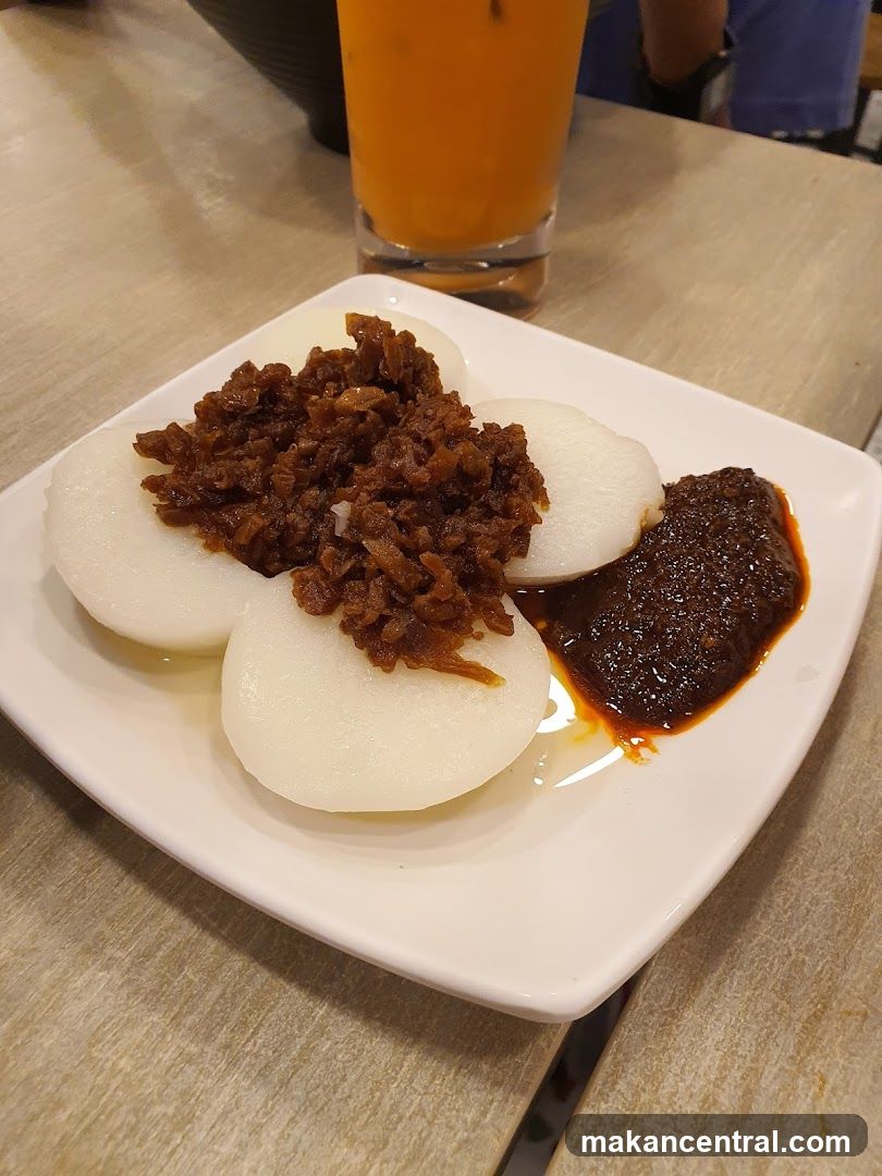 Rice cakes with topping and sauce