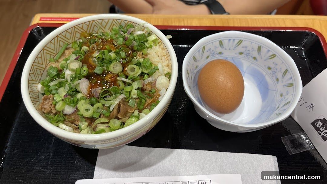 Beef bowl with egg