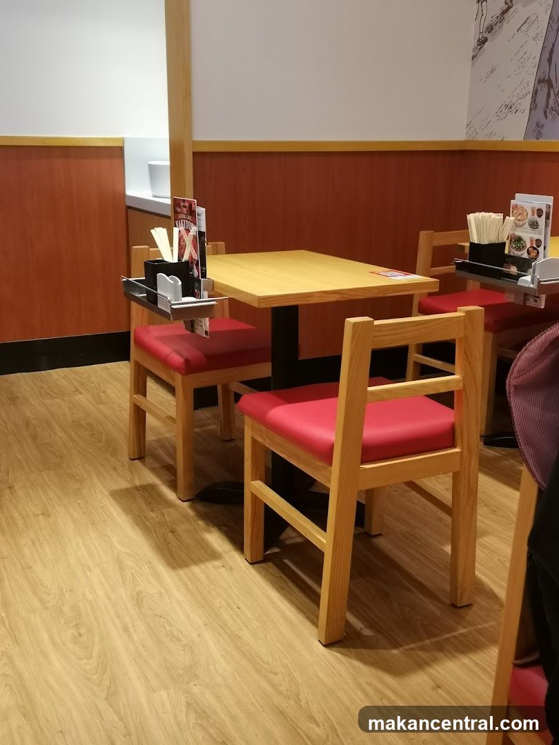 Restaurant Table Setting