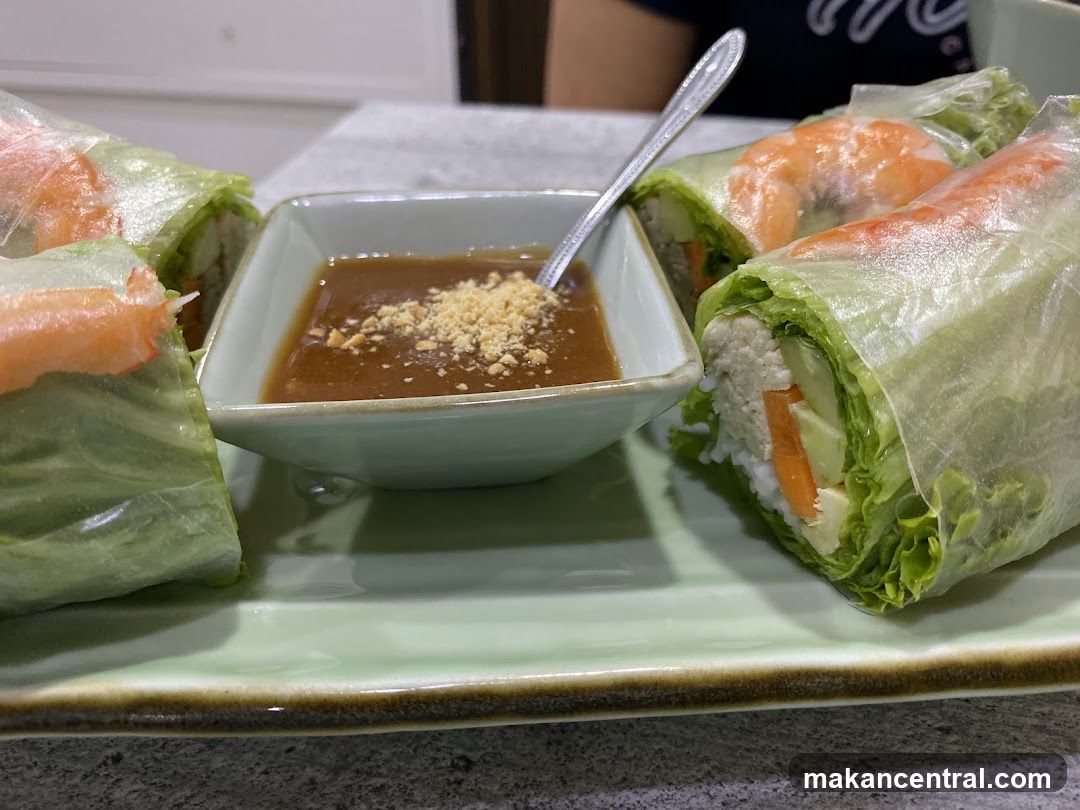 Fresh Spring Rolls with Peanut Sauce