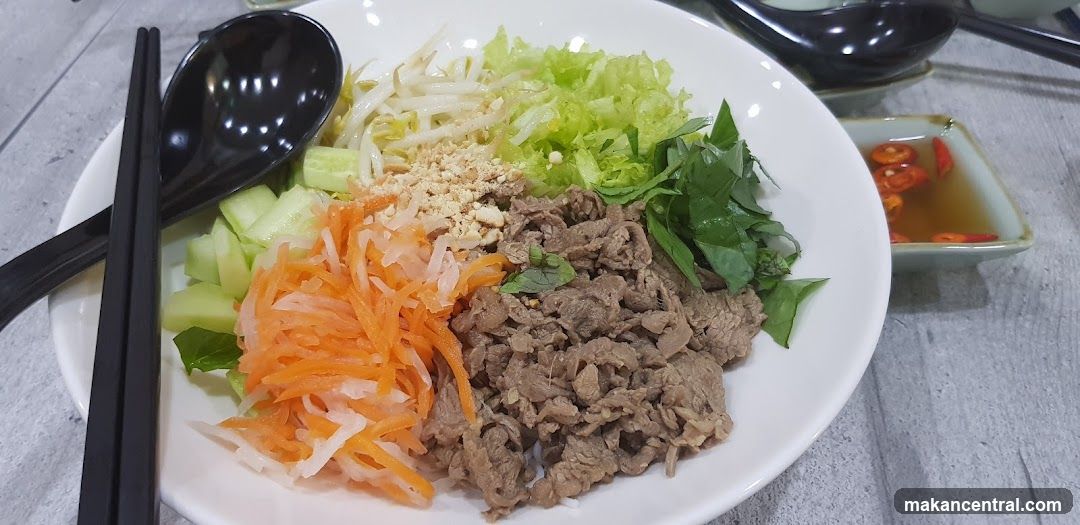 Beef noodle bowl