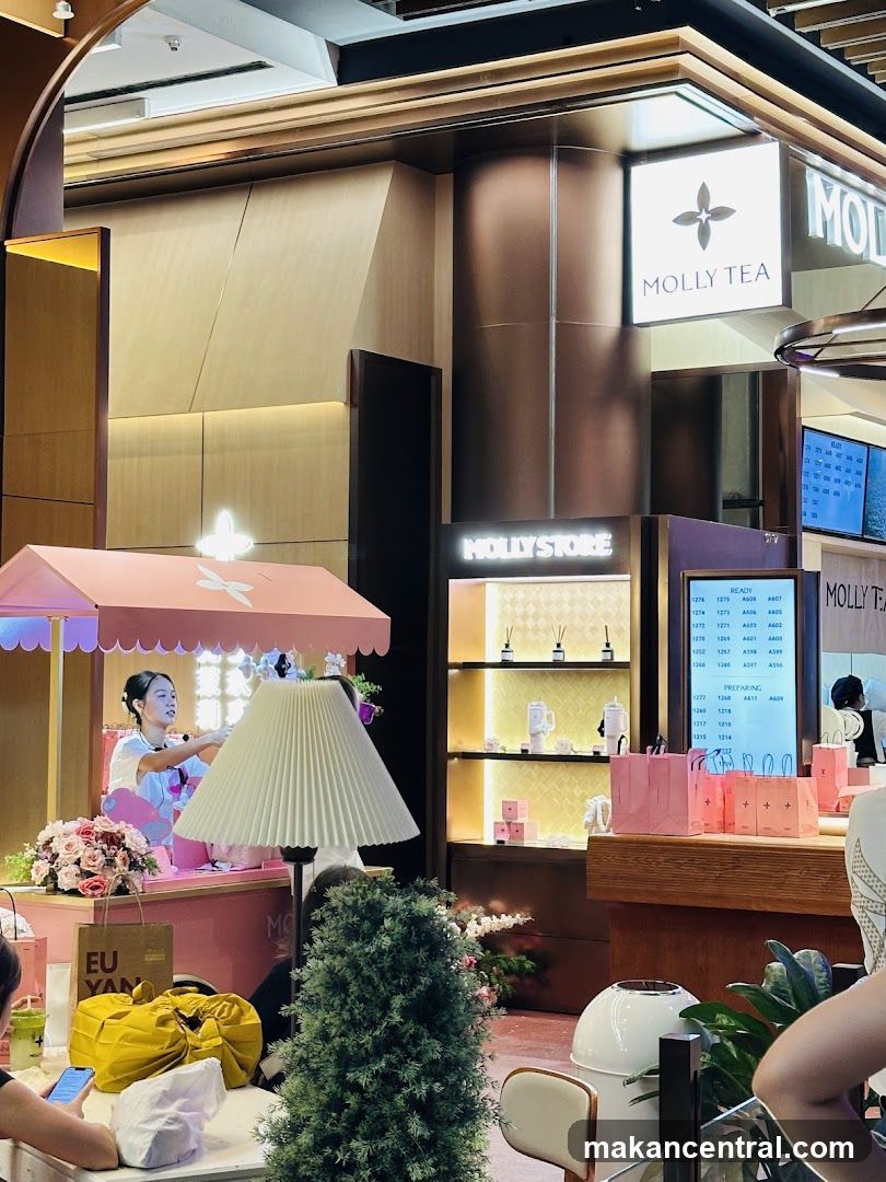 Molly Tea Store Display