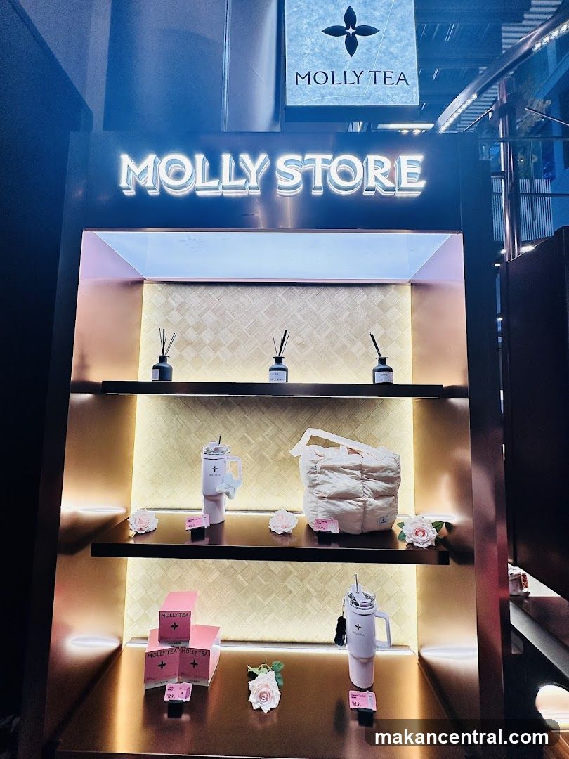 Molly Store Display
