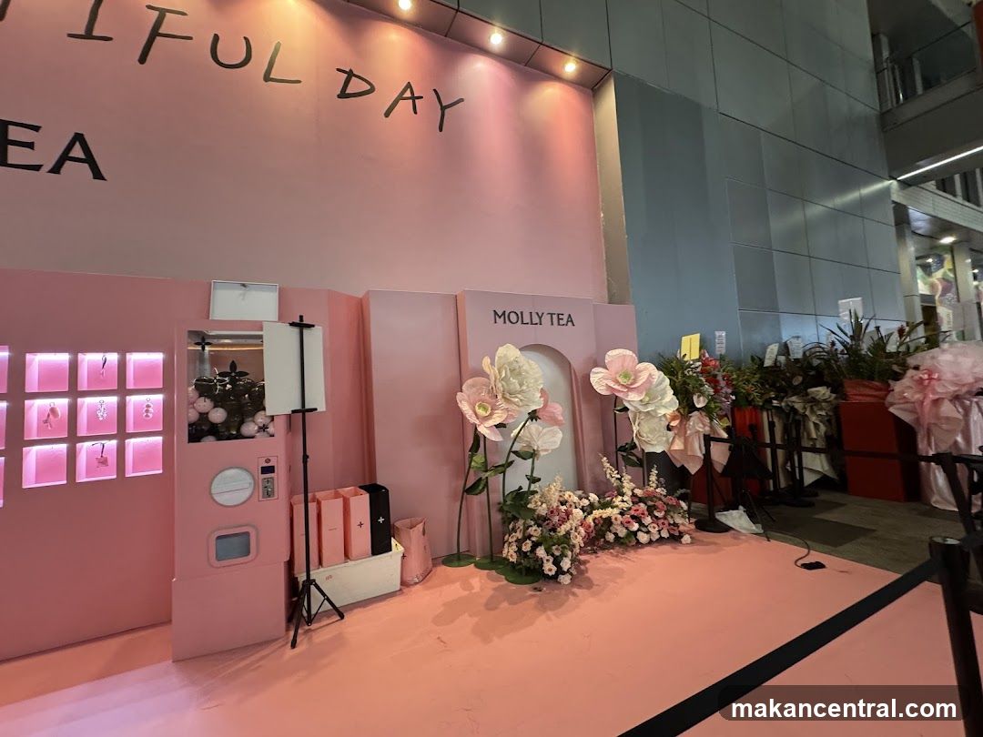 Molly Tea Display
