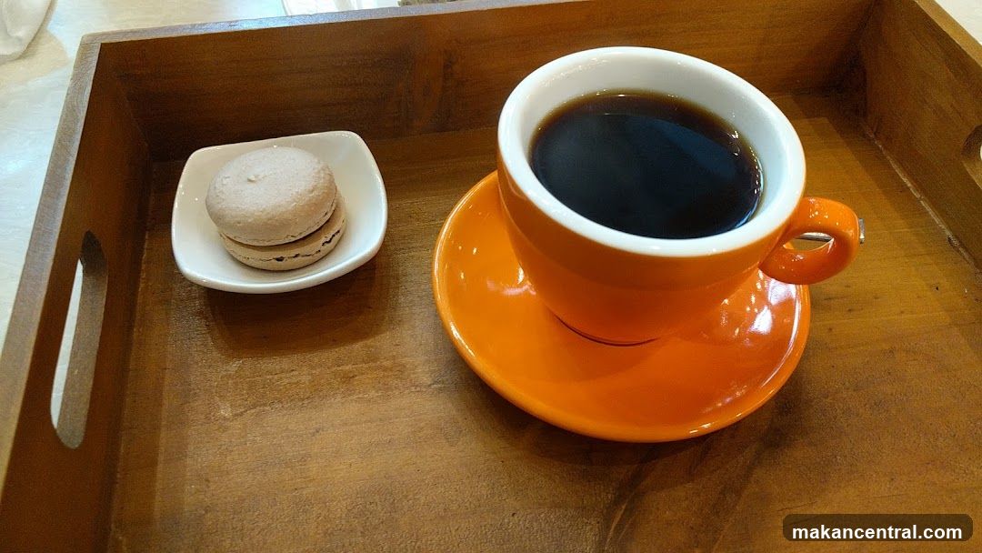 Coffee and Macaron