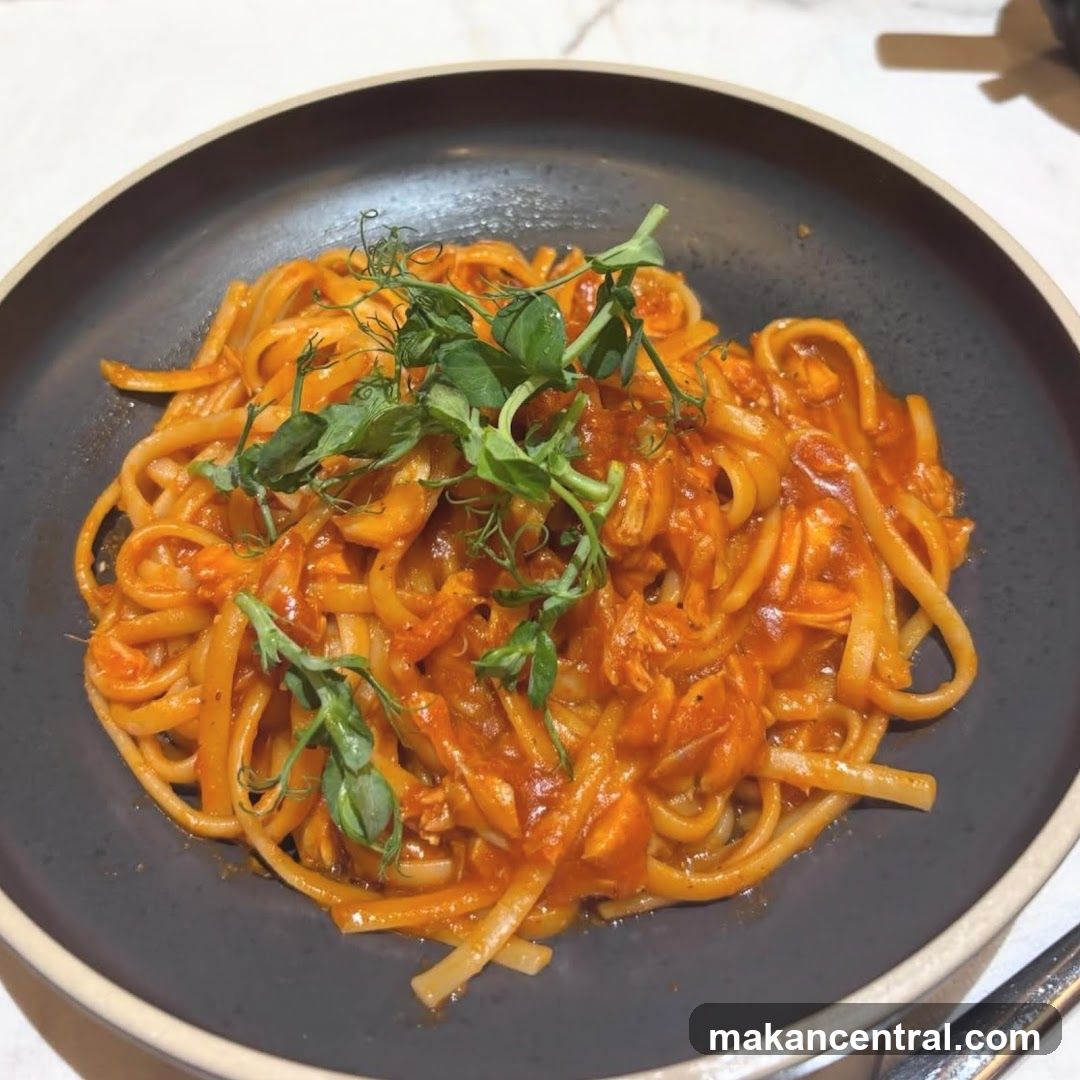 Pasta with Sauce and Greens