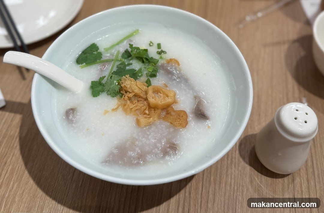 Congee with Meat and Fried Dough
