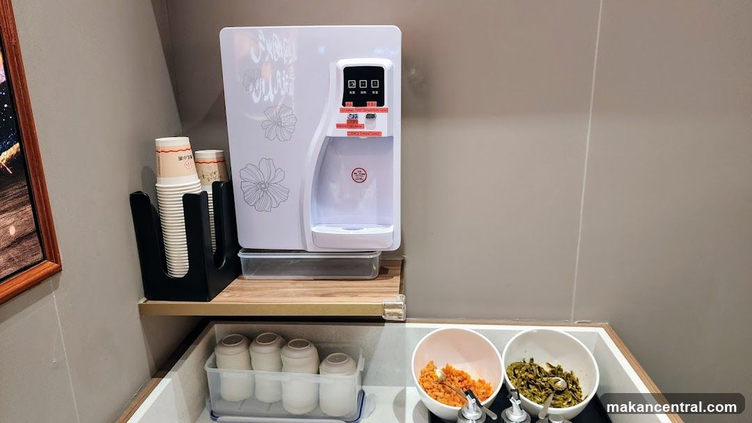 Water dispenser and condiments