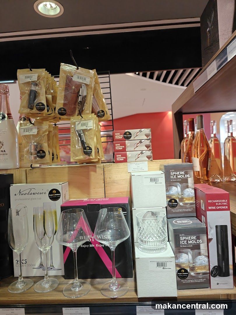 Wine Accessories Display
