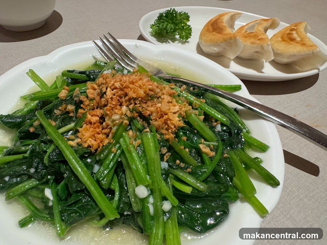 Stir-fried Spinach with Garlic and Pan-fried Dumplings
