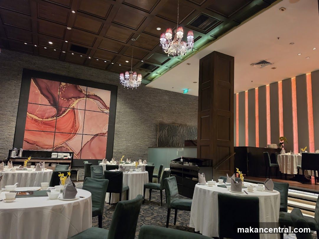 Elegant Restaurant Dining Room