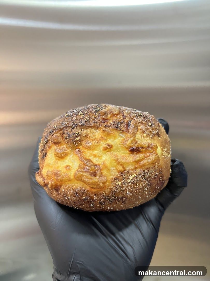 Cheese-Topped Bread Roll