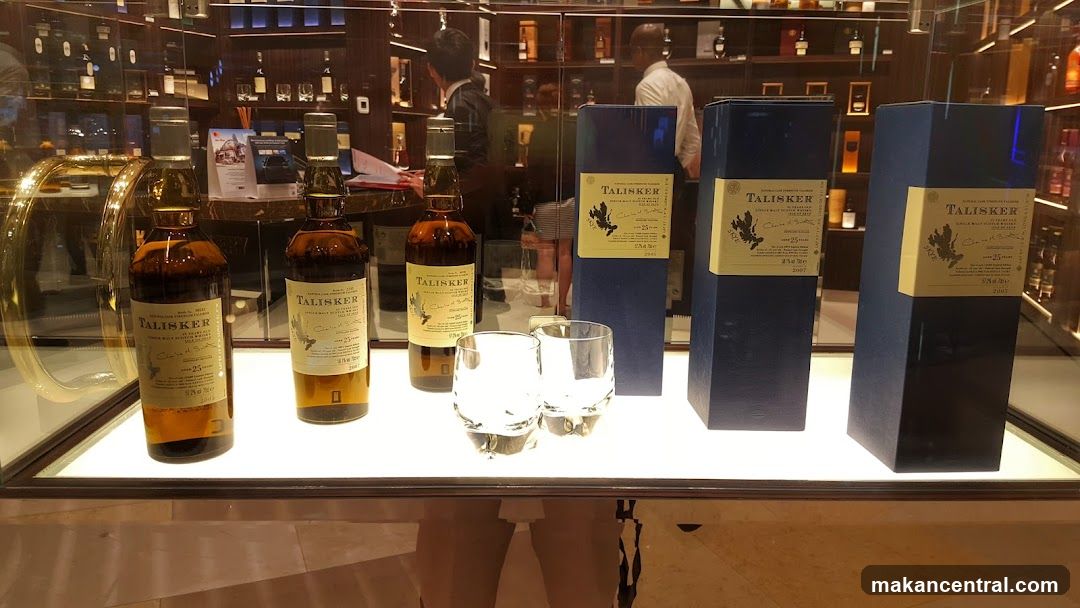 Talisker Whisky Display