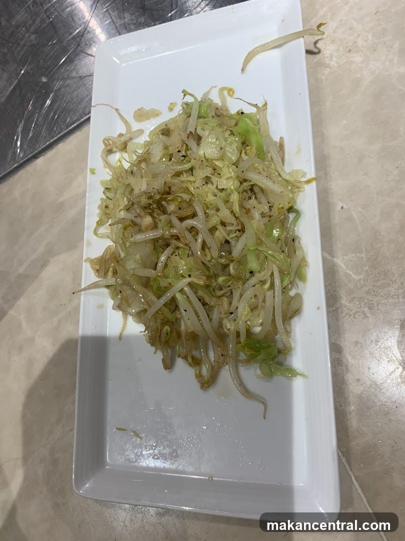 Stir-fried Cabbage and Bean Sprouts