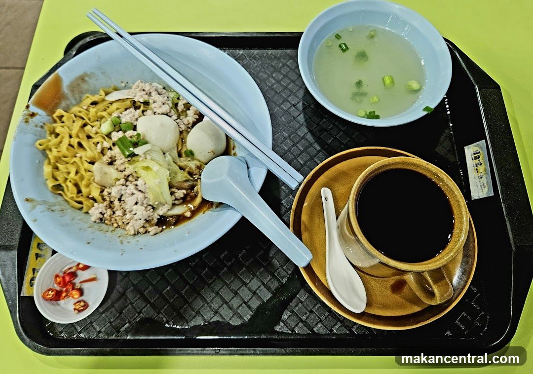 Noodles with Minced Meat and Fish Balls
