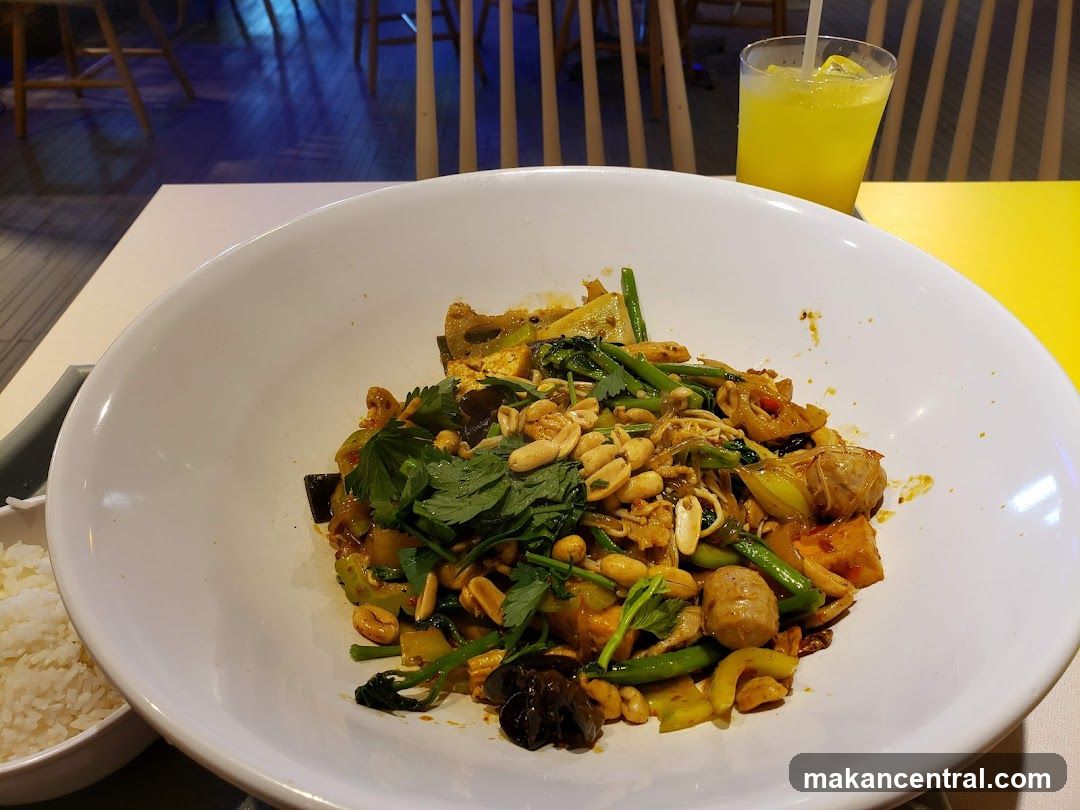 Spicy Stir-fry with Peanuts and Rice