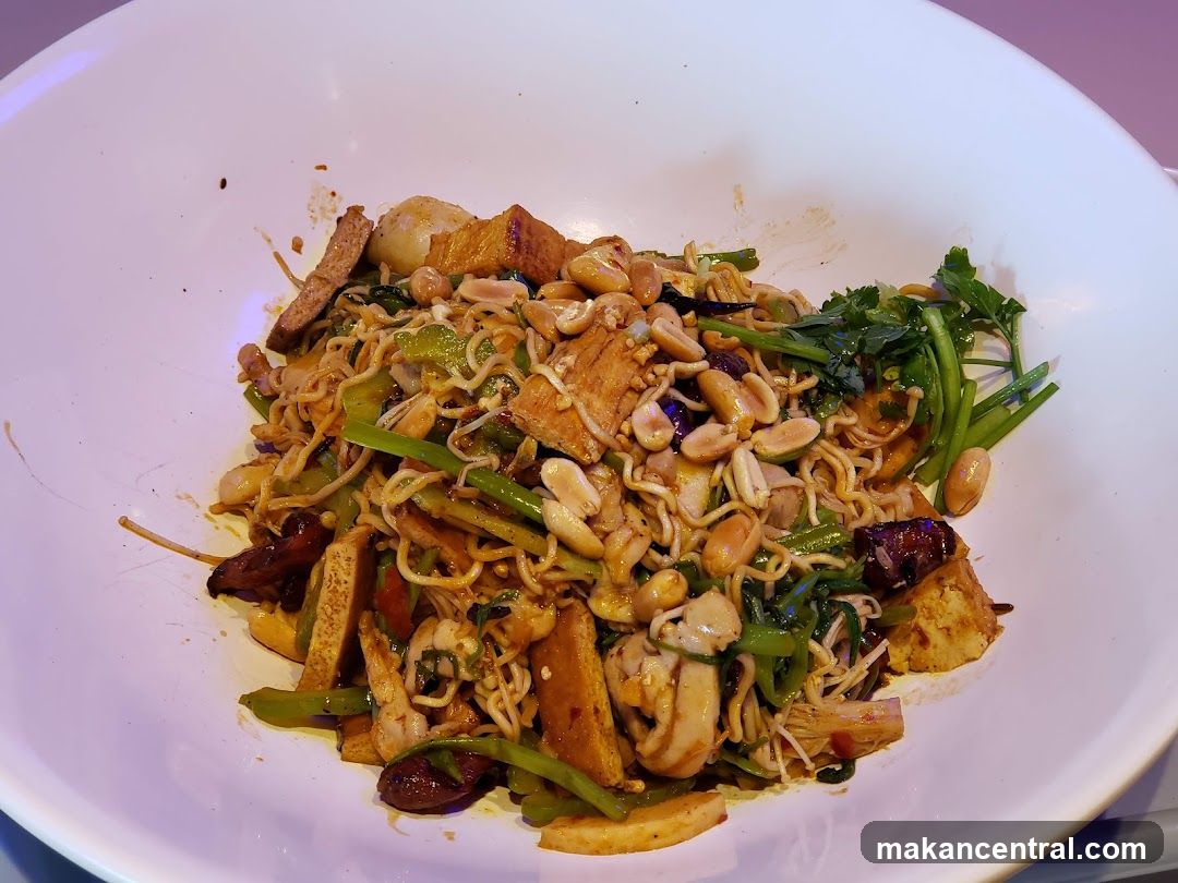 Noodle Dish with Tofu and Peanuts