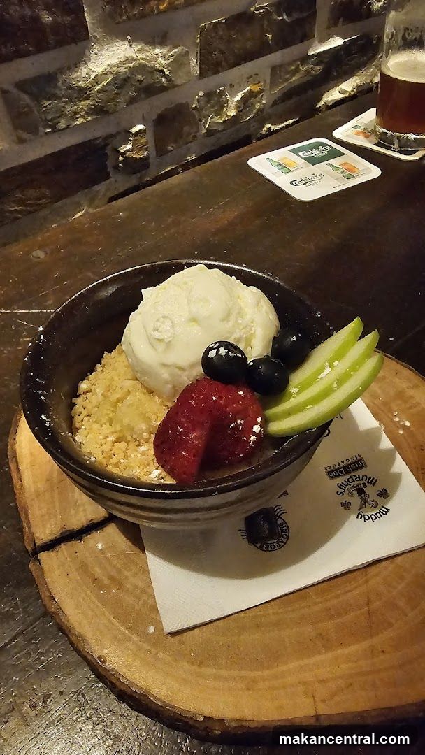 Dessert with Ice Cream and Fruit