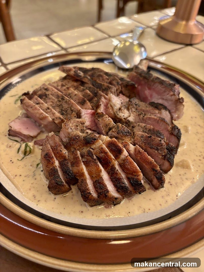 Sliced Pork Chop with Cream Sauce