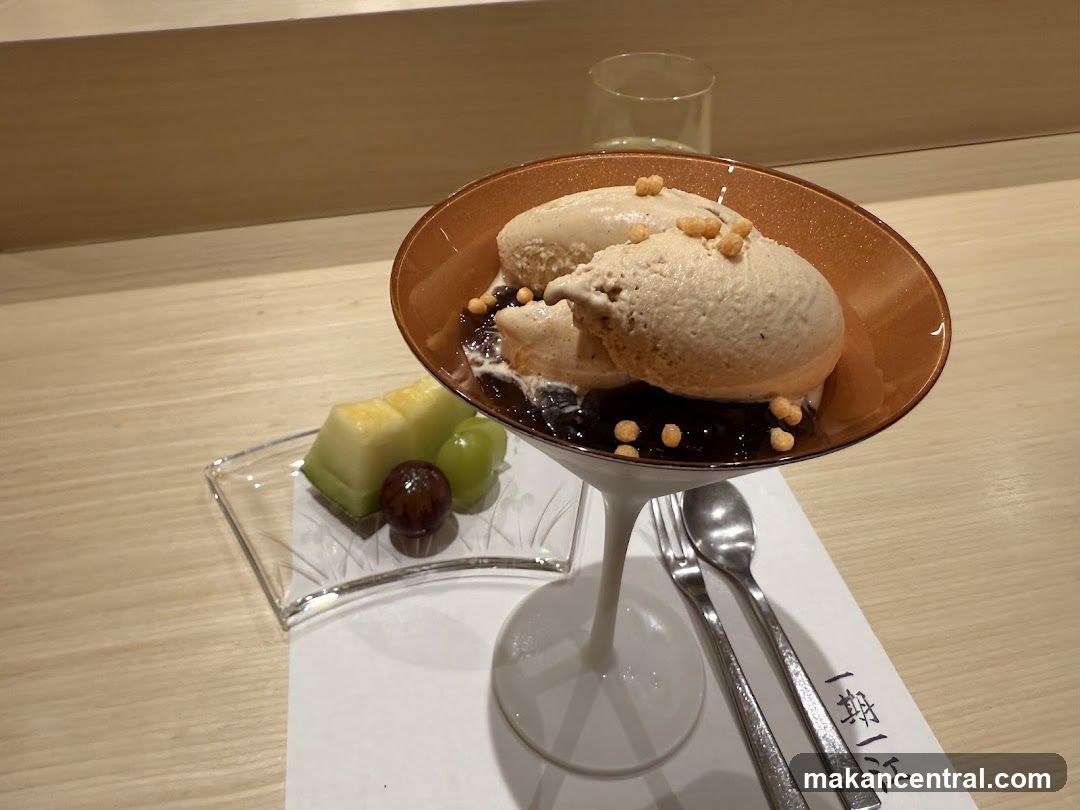 Dessert Parfait with Fruit