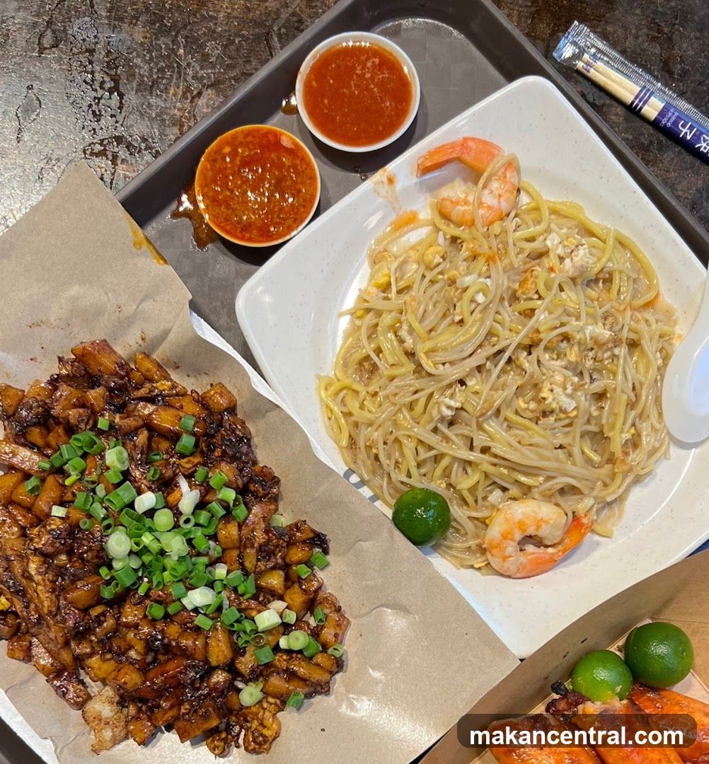 Fried Noodles and Carrot Cake