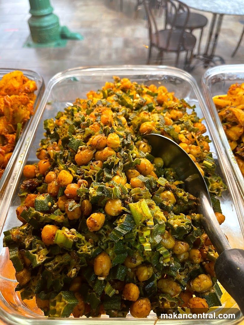 Okra and Chickpea Dish