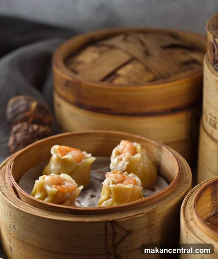 Shrimp Dumplings in Bamboo Steamer