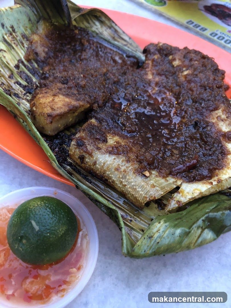 Grilled Fish with Sauce and Lime