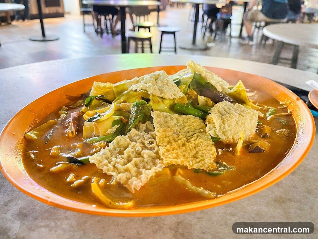 Curry Noodles with Vegetables and Crispy Topping