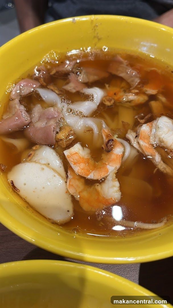 Noodle Soup with Shrimp and Meat