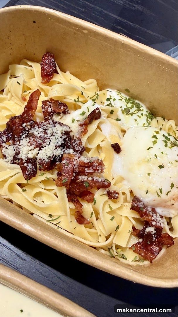 Pasta with Bacon and Eggs