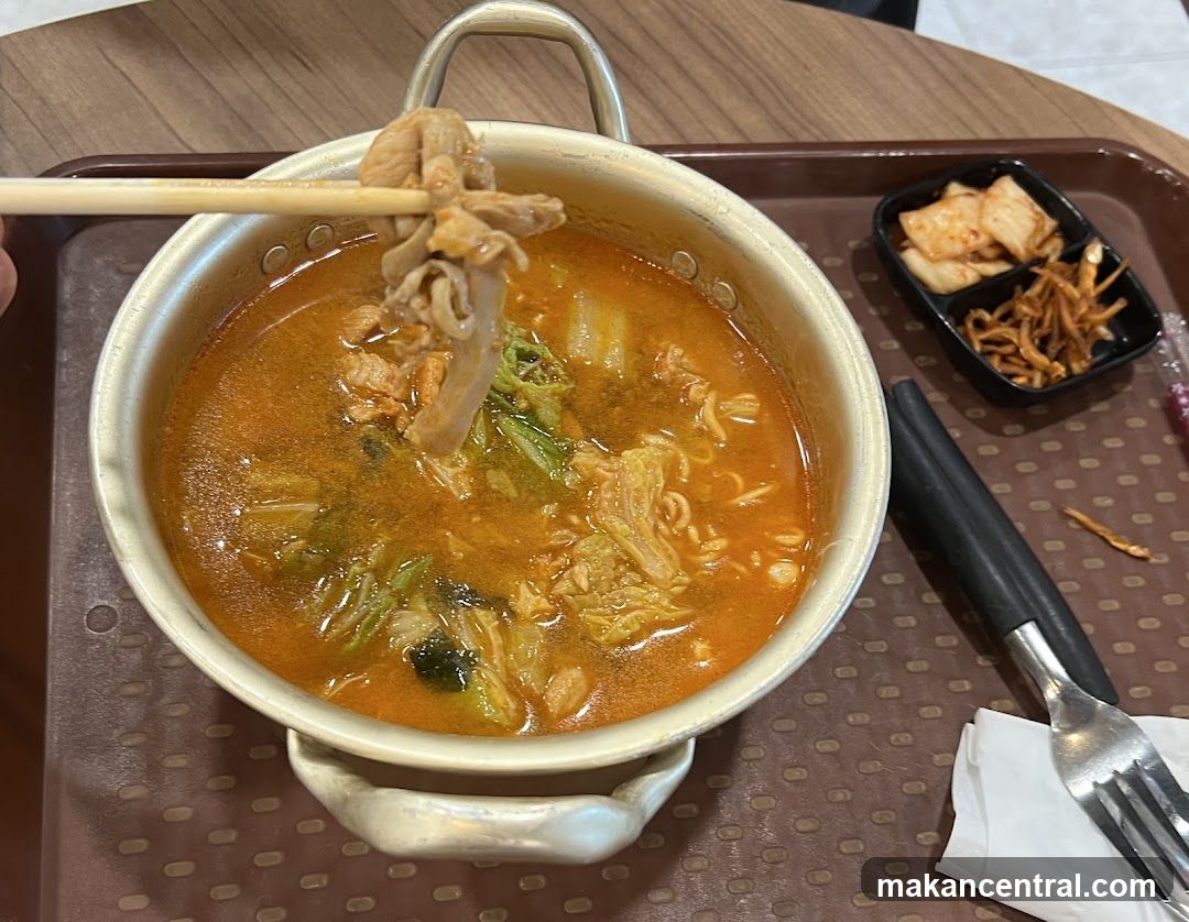 Spicy Noodle Soup with Meat and Kimchi