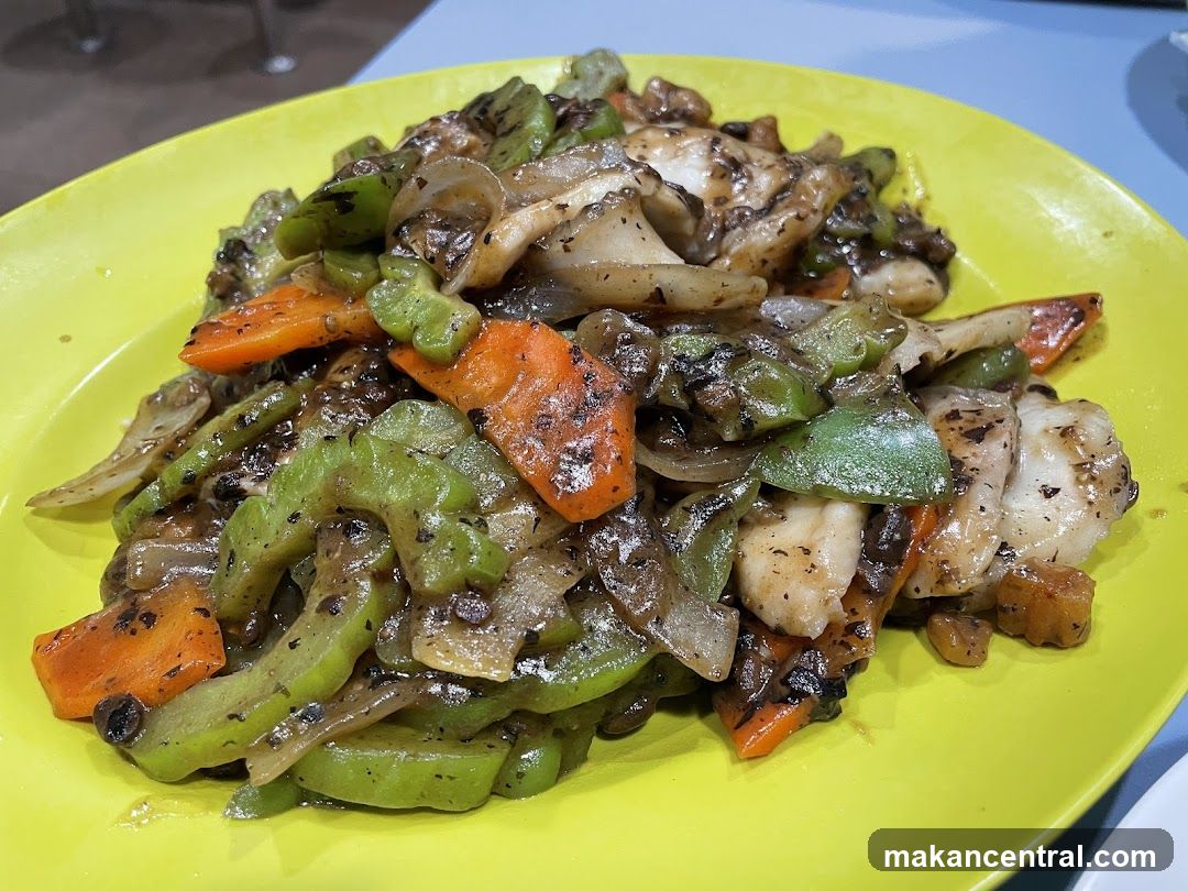 Stir-fried dish with vegetables and meat