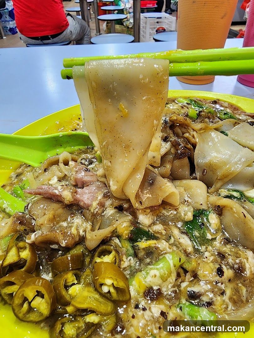Noodles with Sliced Chilies