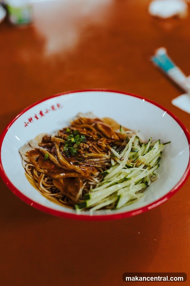 Noodles with Meat and Cucumber